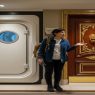 Hotel Kapsul vs Hotel Mewah