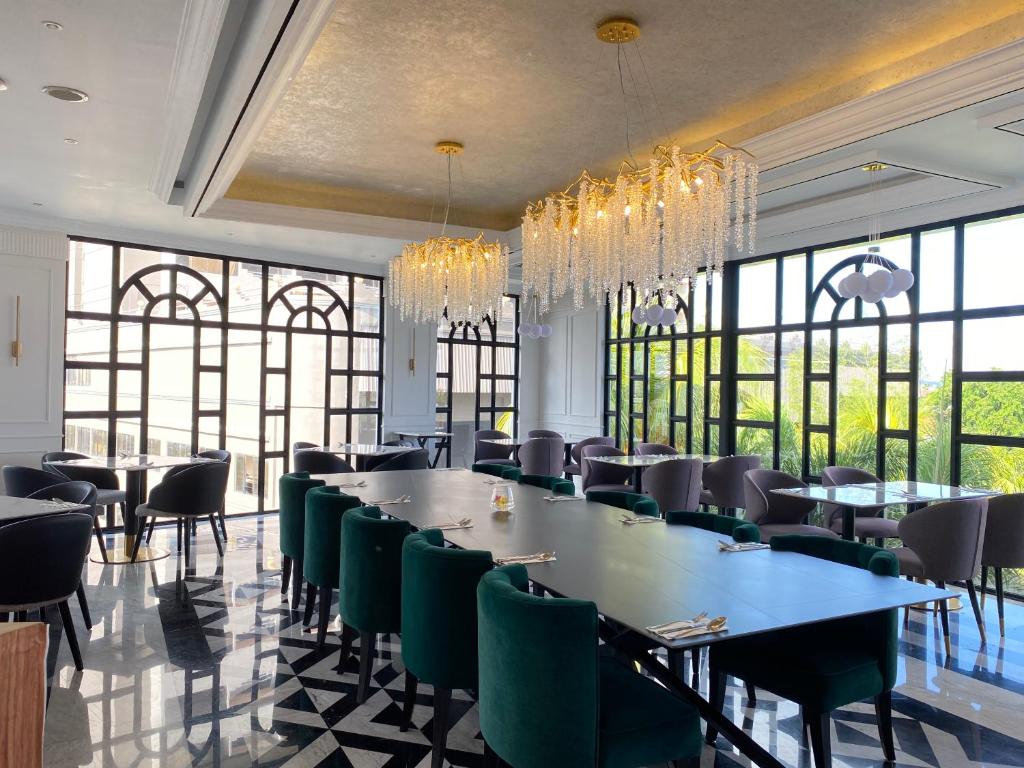 Grand Eska Hotel