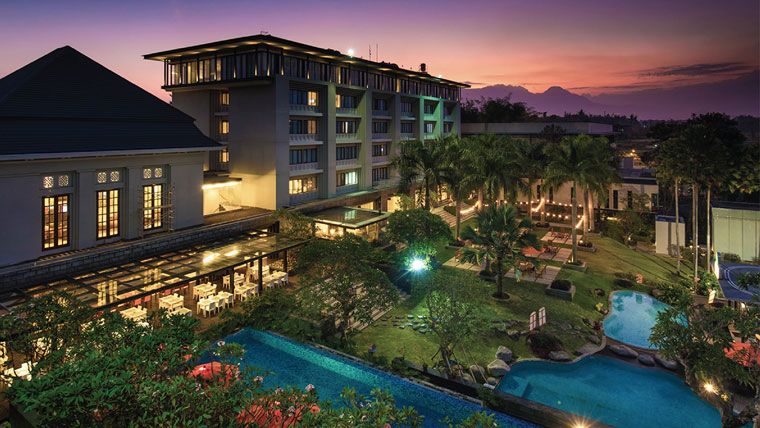 Harris hotel & camp conventions Malang