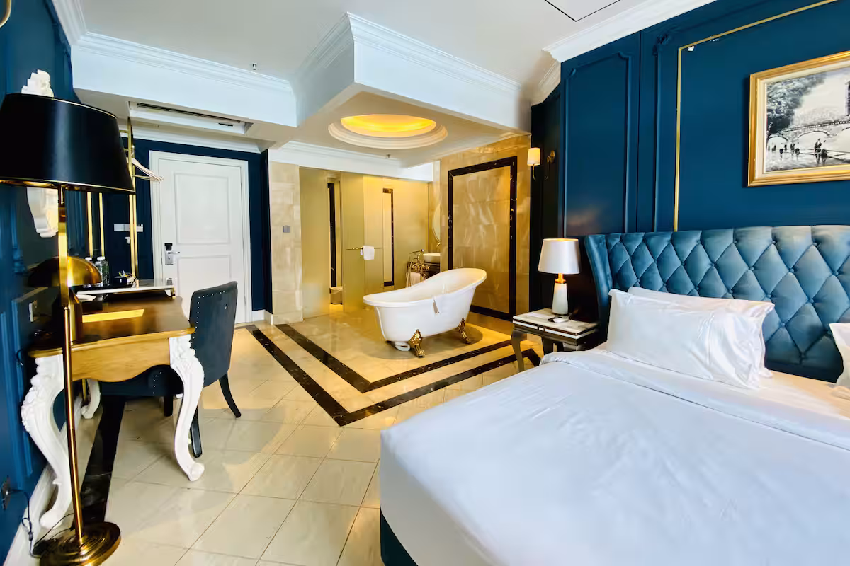 Interior kamar Grand Eska Hotel