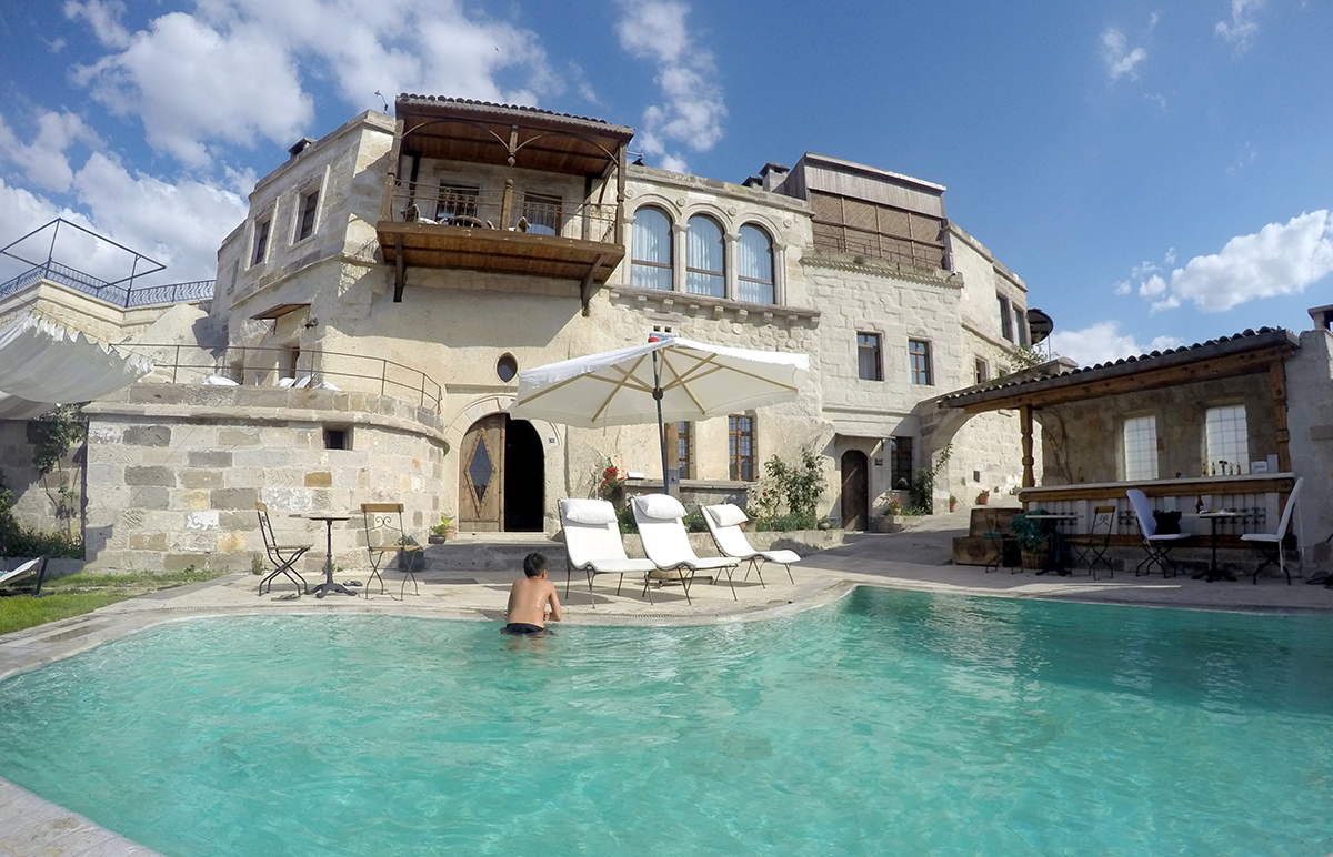 Kolam Renang Outdoor