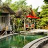 La Luna Resort dengan akses jalan yang asri