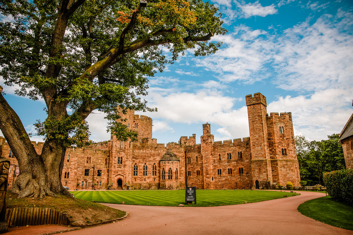 Peckforton Castle, Inggris