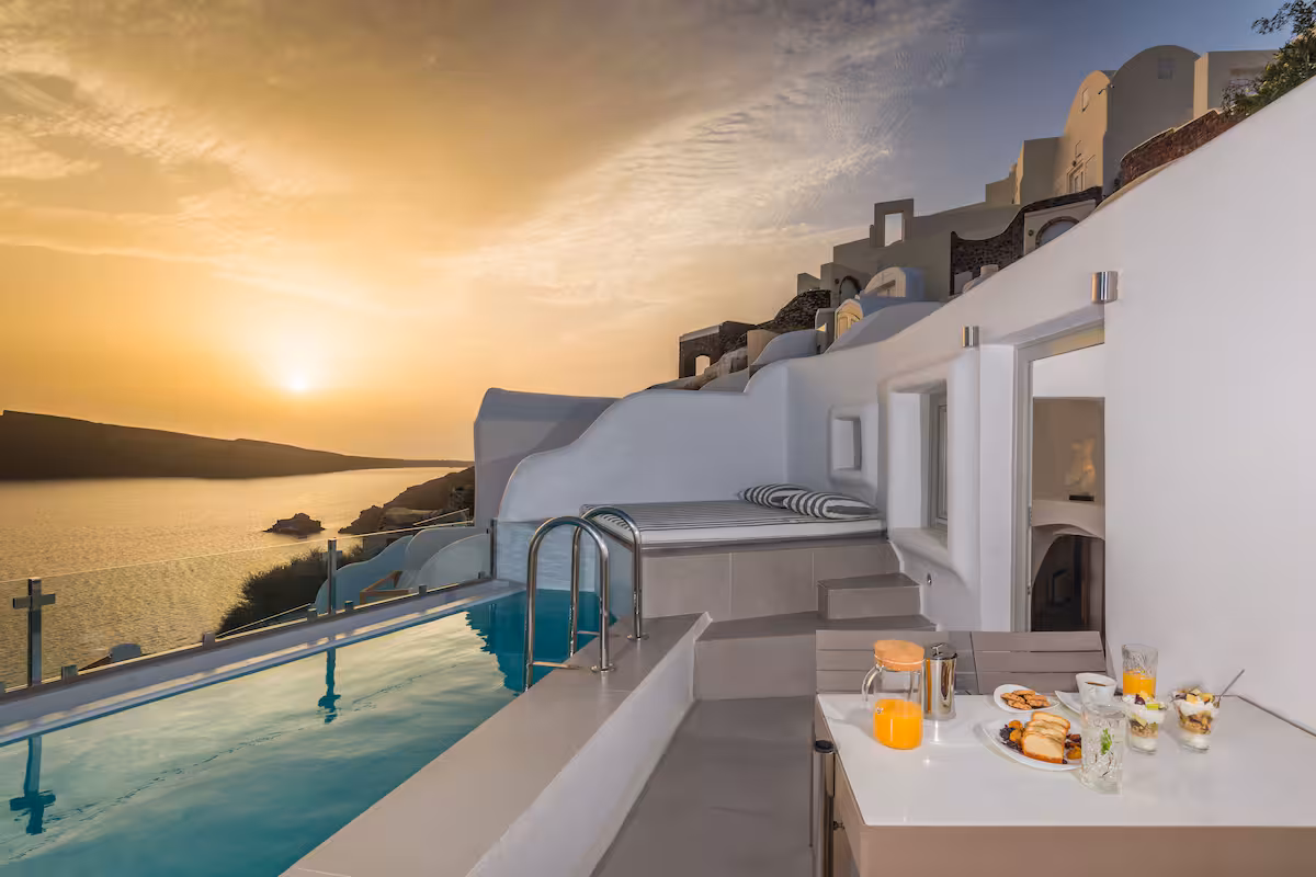 Pemandangan Sunset Saint Luxury Suites