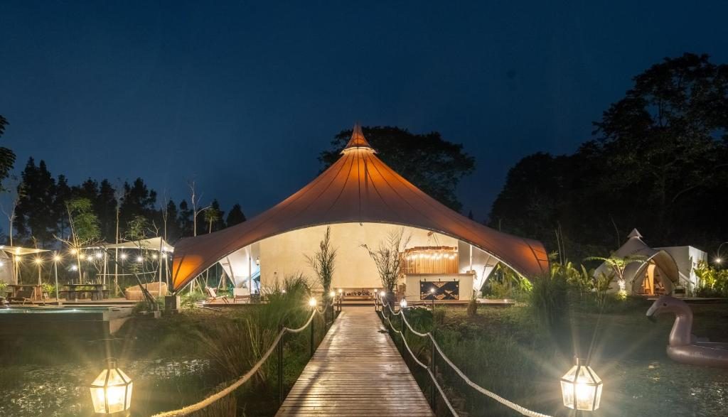 Sanctua Luxury Glamping Resort