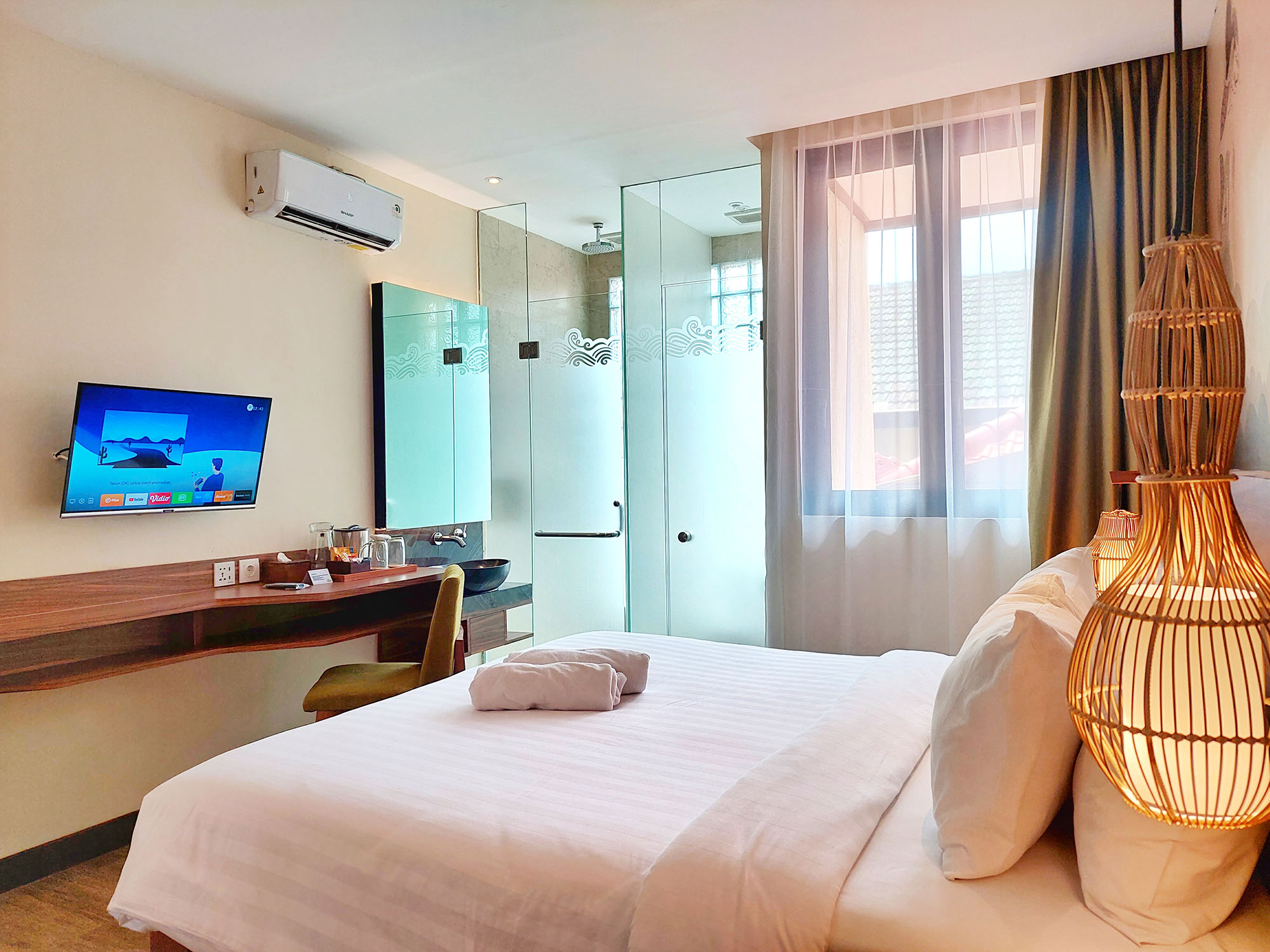 Hotel dengan Kamar yang Bersih, Zodiak
