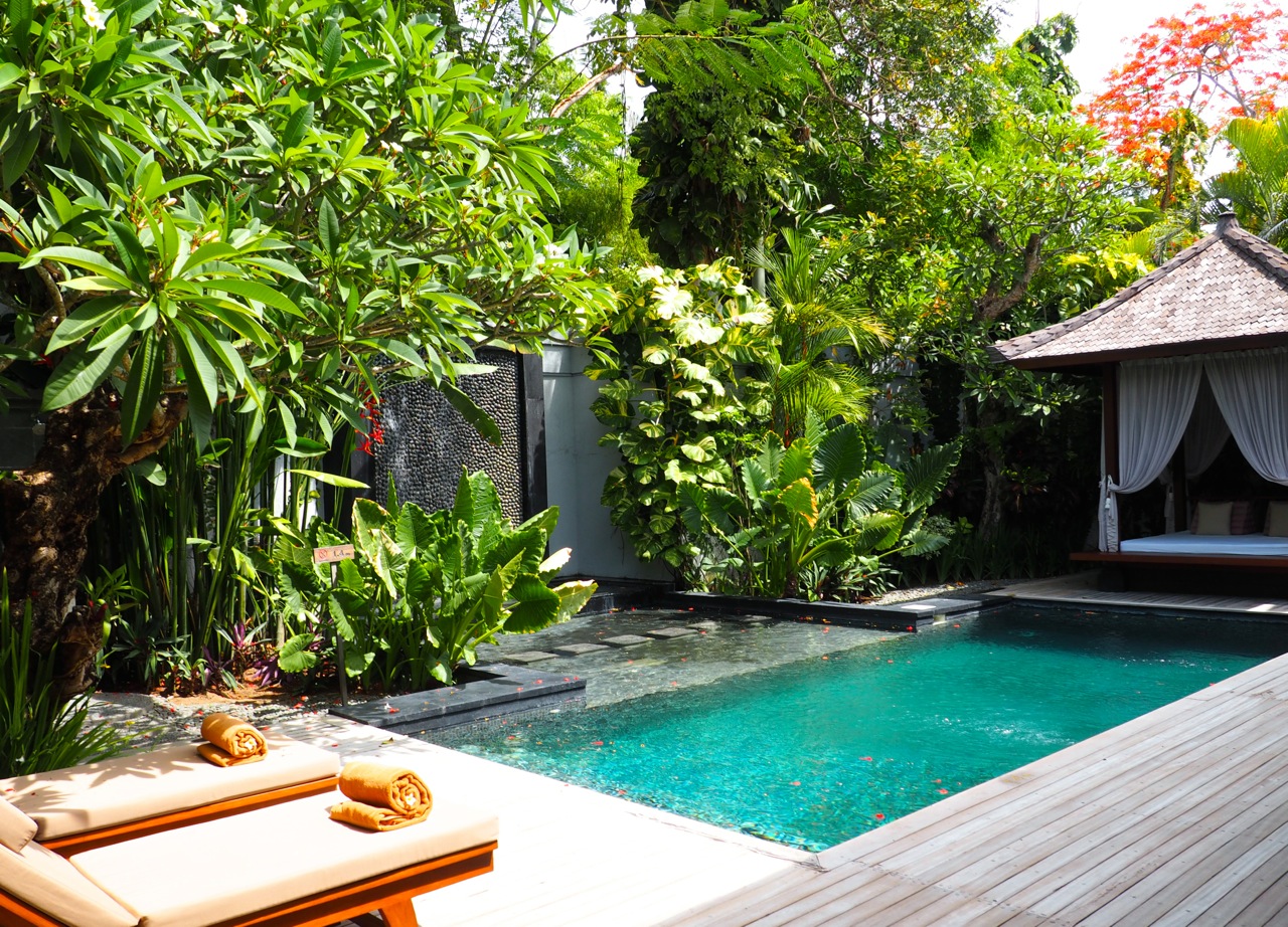 Kolam renang pribadi awarta nusa dua bali