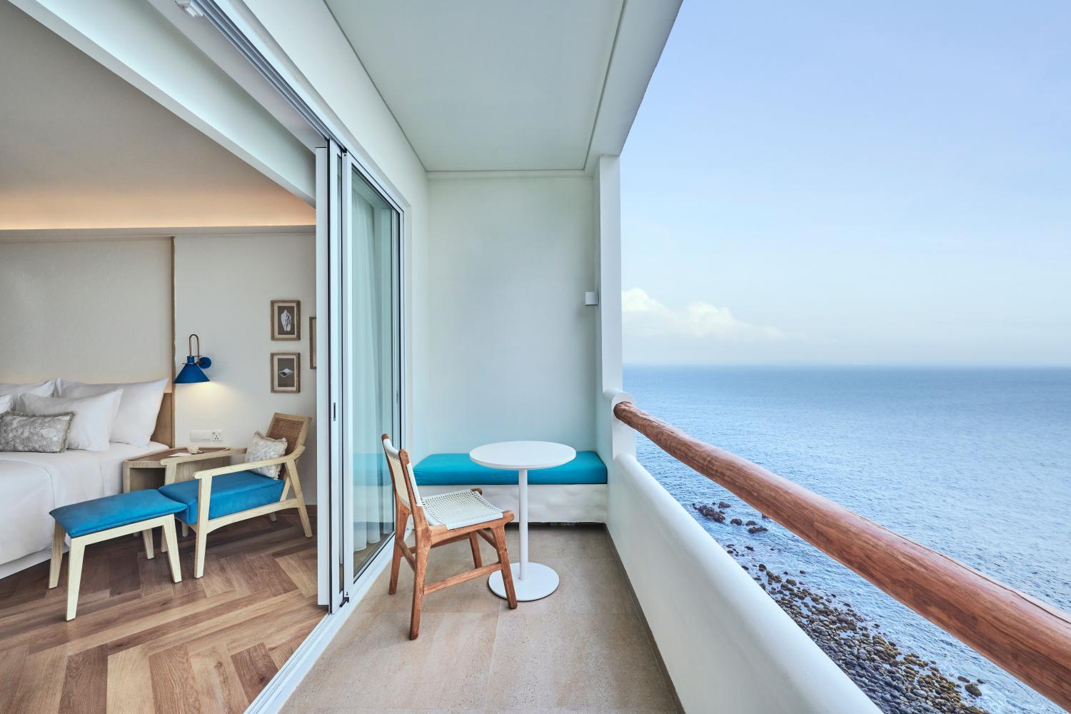 Balkon kamar dengan pemandangan laut