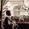 Suasana tenang saat menginap di hotel membantu pikiran beristirahat.