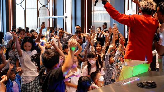 Toddler Rave Aloft Surabaya