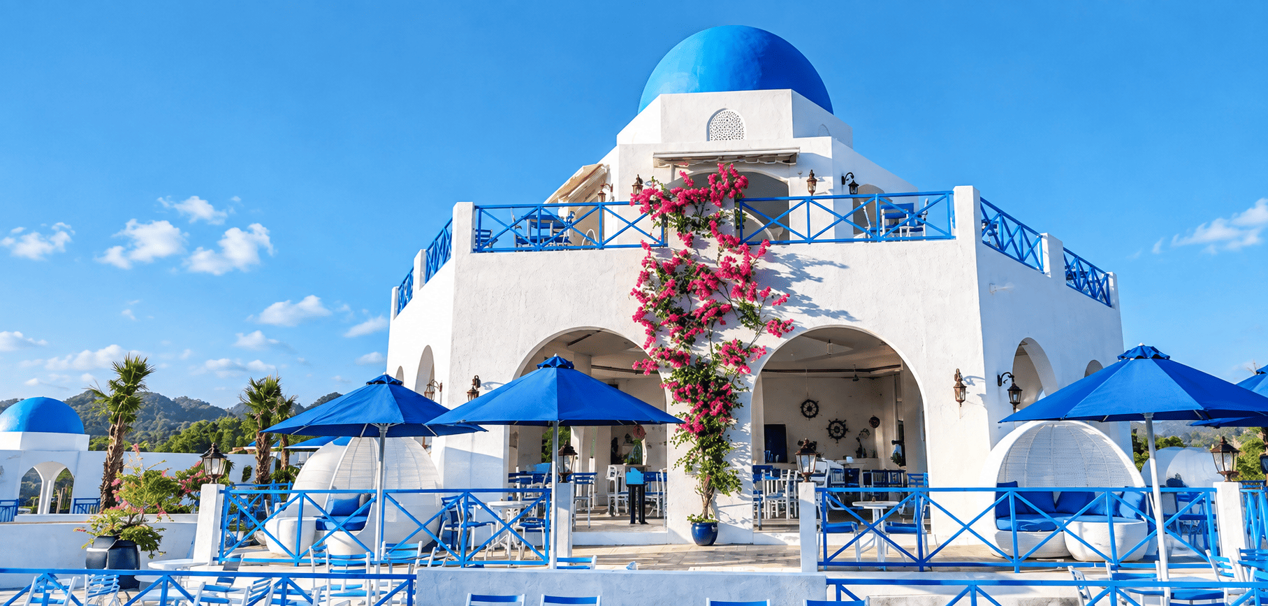 Jungwok Blue Ocean Resort di Gunungkidul dengan arsitektur putih dan kubah biru bergaya Santorini.