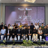Peserta dan panitia konferensi pers Majestic Wedding Fair di Swiss-Belinn Manyar Surabaya