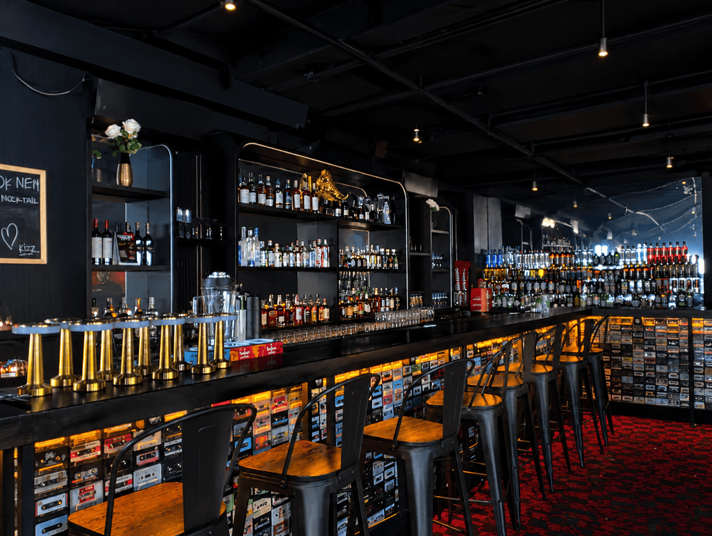 Kizz Saloon & Dating Club Twin Tower Hotel & Residence Surabaya