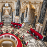 Kafe-restoran Café-Restaurant im Kunsthistorischen Museum Wien yang berlokasi di Museum Sejarah Seni, Wina, Austria, dengan interior megah bergaya klasik dan dekorasi berornamen elegan.