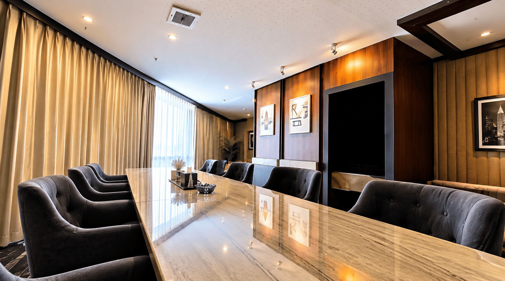 Meeting setup table di Presidential Suite Twin Tower Hotel & Residence Surabaya