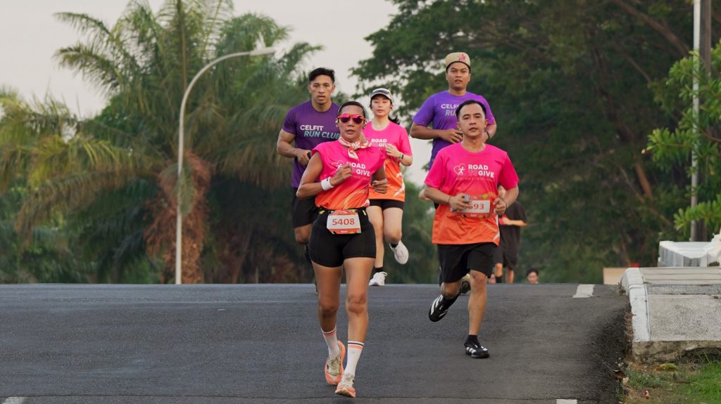 Peserta mengikuti kategori lari 5K dan 10K